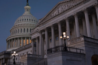 Shutdown Usa, Senato approva misura per porre fine allo stallo