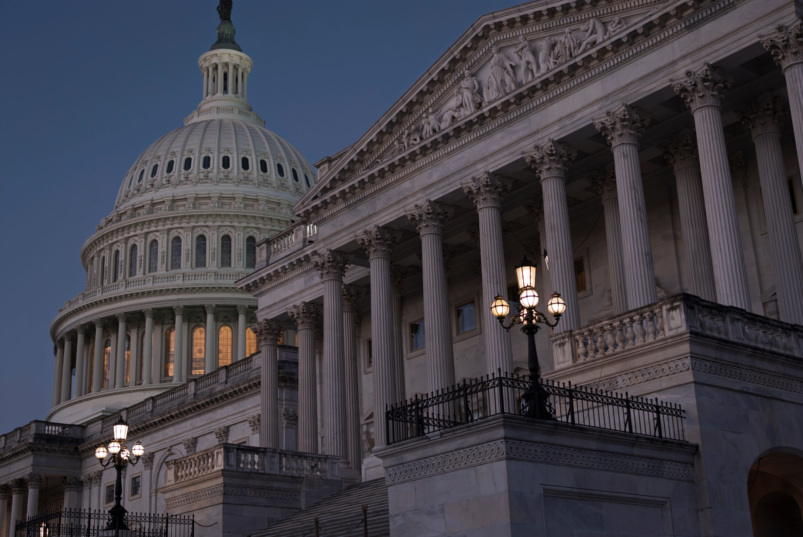 Shutdown Usa, Senato approva misura per porre fine allo stallo