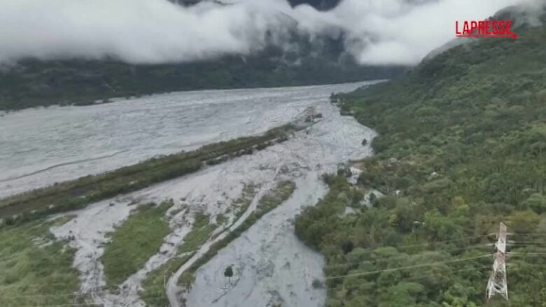 Taiwan, piogge torrenziali e violente raffiche di vento: evacuate migliaia di persone