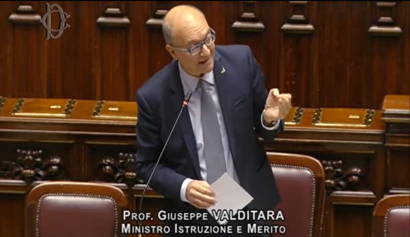 Valditara attacca le opposizioni: “Usate femminicidi contro il ddl, vergogna”. In aula è bagarre