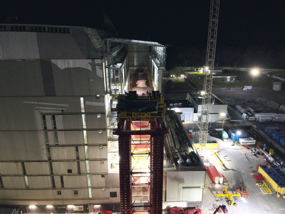 Sogin, installata nella centrale di Latina la gru necessaria per smantellare i boilers