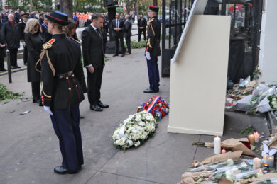 Bataclan, la Francia ricorda le vittime – La diretta