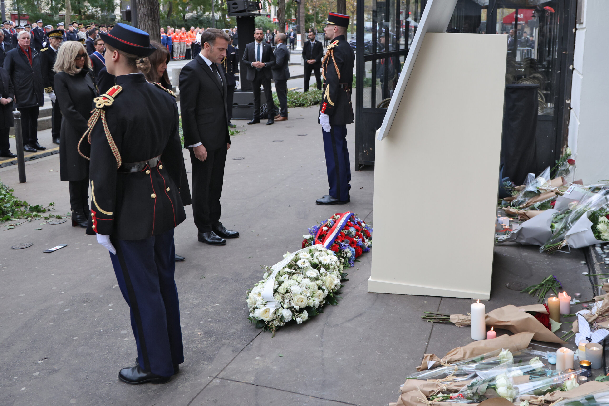 Bataclan, la Francia ricorda le vittime – La diretta