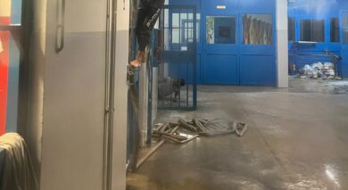 Carceri, rivolta a Como: 3 poliziotti in ospedale, uno è grave