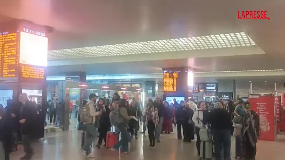 Treni: caos a Roma Termini, ritardi oltre 5 ore