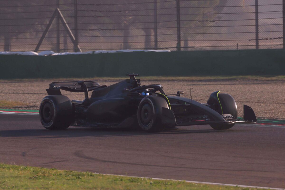 Galleria foto 'F1, test Cadillac a Imola: in pista una Ferrari tutta nera' - foto 3