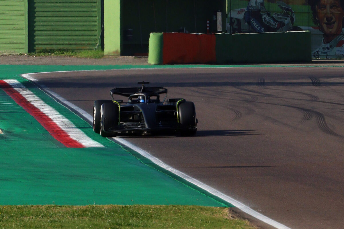 Galleria foto 'F1, test Cadillac a Imola: in pista una Ferrari tutta nera' - foto 6