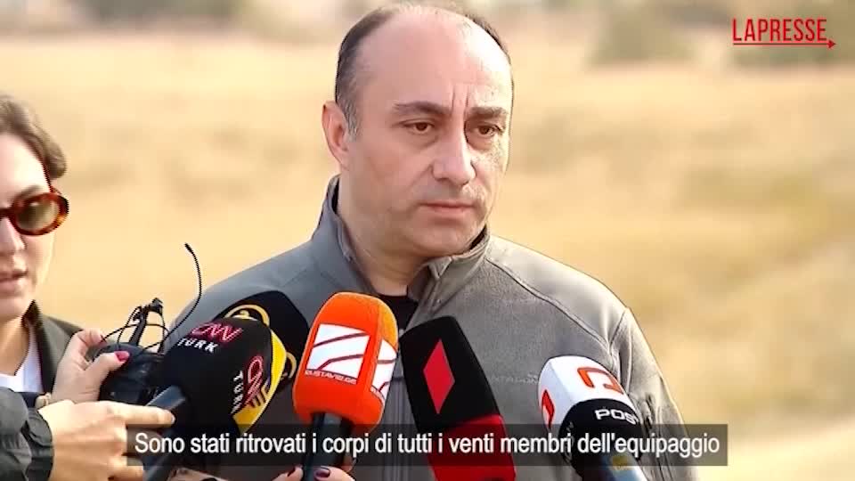 Cade aereo militare turco, ministro Interni Georgia: "Recuperati tutti e 20 i corpi" Cade aereo militare turco, ministro Interni Georgia: "Recuperati tutti e 20 i corpi"