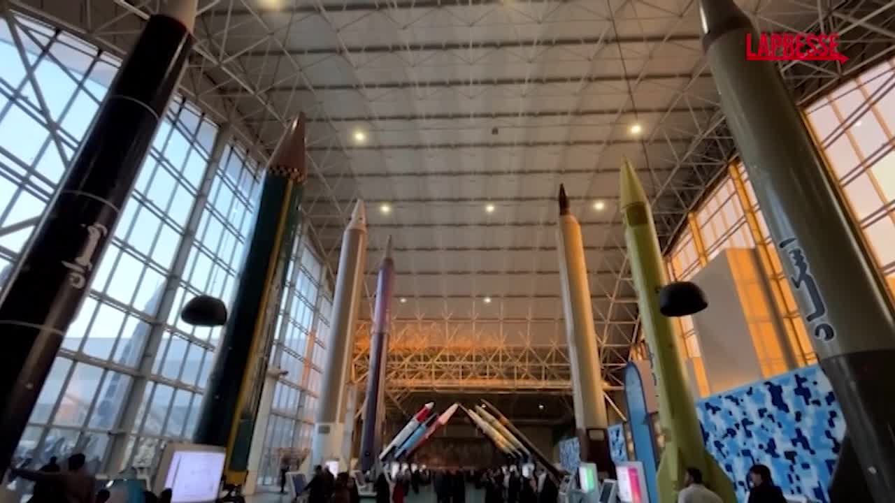 iran in mostra missili balistici e droni 232 la prima volta dopo guerra con israele