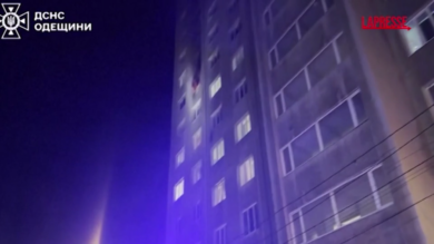 Ucraina, droni russi su Odessa: residenti evacuati