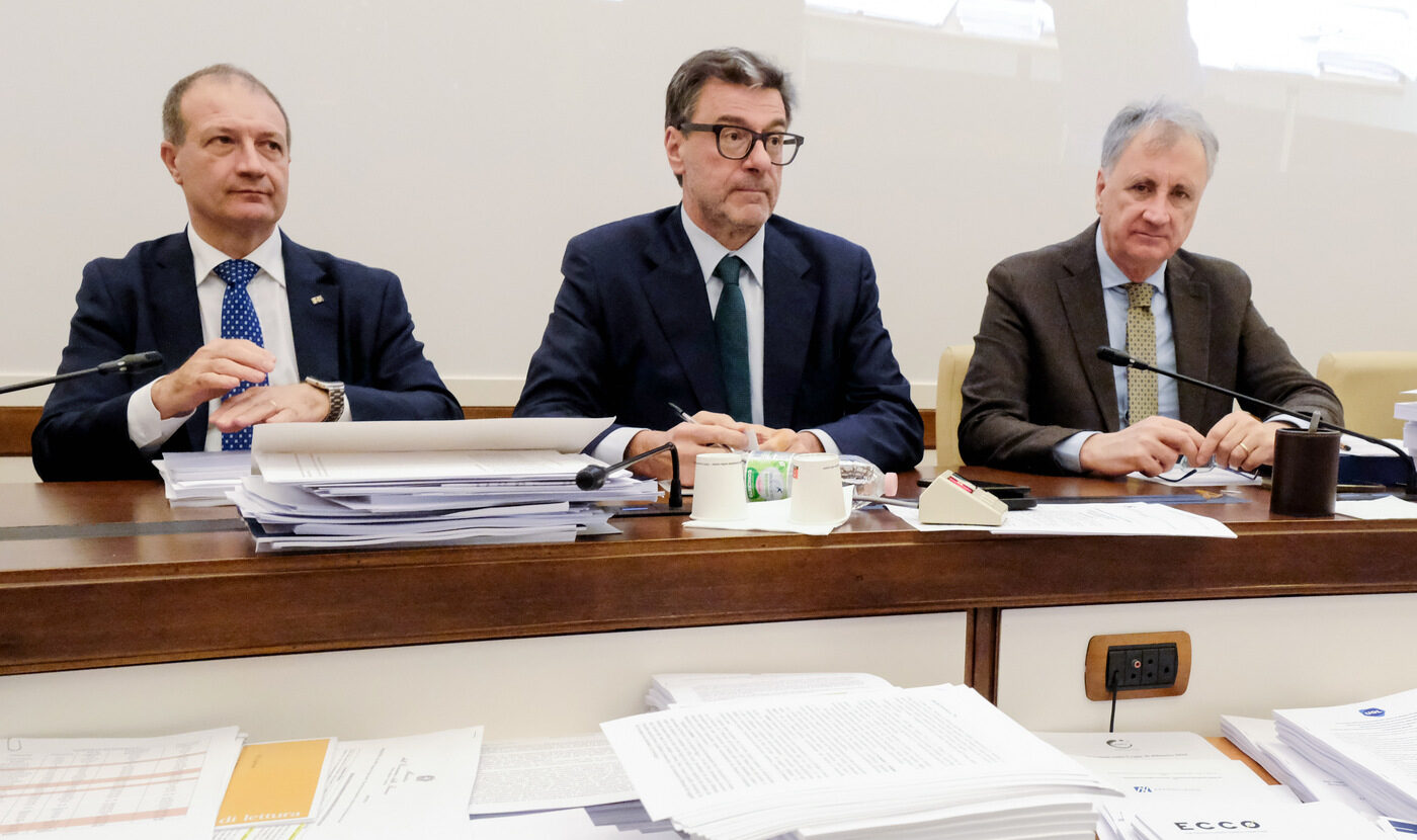 Manovra 2026, è scontro sul condono. Opposizioni: “È voto di scambio” Manovra 2026, è scontro sul condono. Opposizioni: “È voto di scambio”