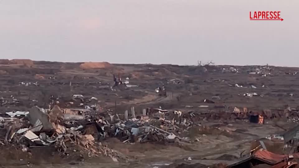 Gaza, si concludono senza successo le operazioni di scavo per cercare il corpo di un ostaggio Gaza, si concludono senza successo le operazioni di scavo per cercare il corpo di un ostaggio