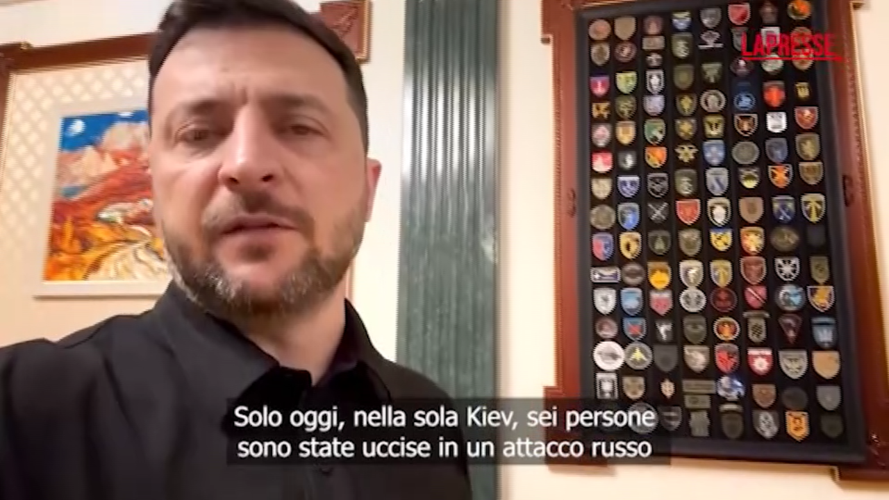 ucraina zelensky solo a kiev sei morti e 30 feriti da Lapresse.it ucraina zelensky solo a kiev sei morti e 30 feriti
