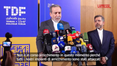 Iran, ministro Esteri: "Non stiamo più arricchendo l'uranio"