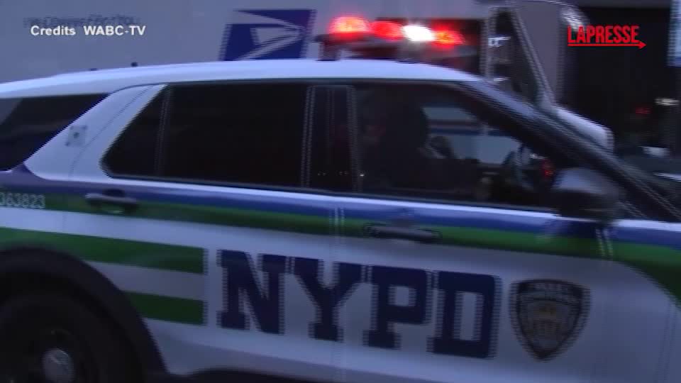 New York, ferito in una sparatoria un giocatore dei Jets: le immagini della polizia New York, ferito in una sparatoria un giocatore dei Jets: le immagini della polizia