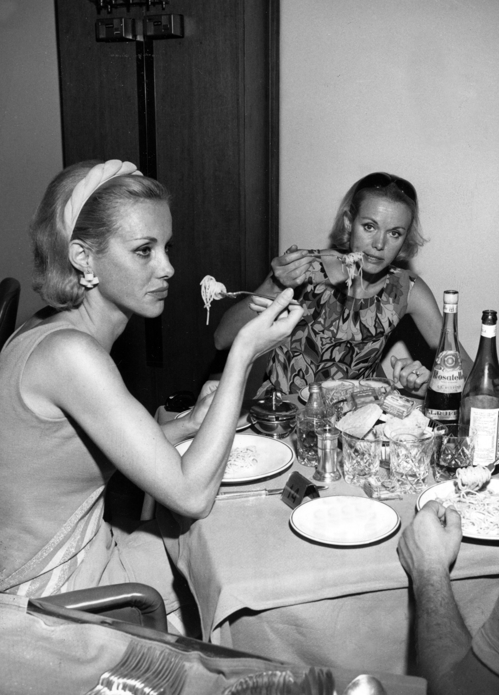 Galleria foto 'Addio alle gemelle Kessler: la fotogallery' - foto 4