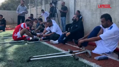 Gaza, il calcio per provare a ripartire: le immagini del torneo tra amputati