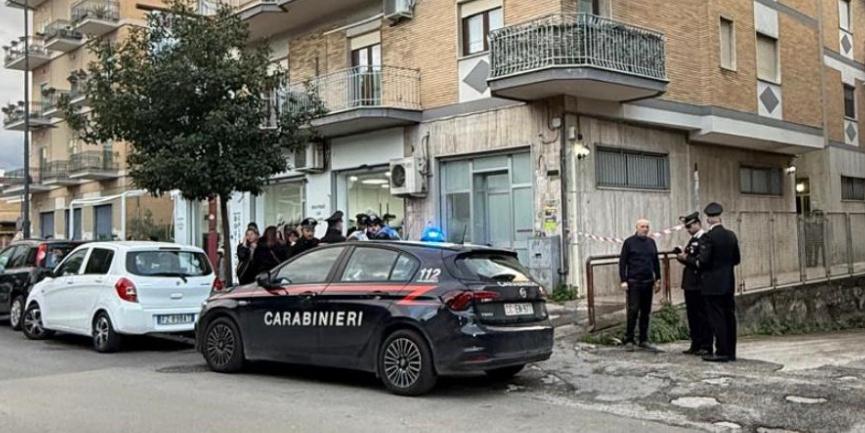 Napoli, uccide la sorella e videochiama la madre: “Ero esasperato, non ce la facevo più”