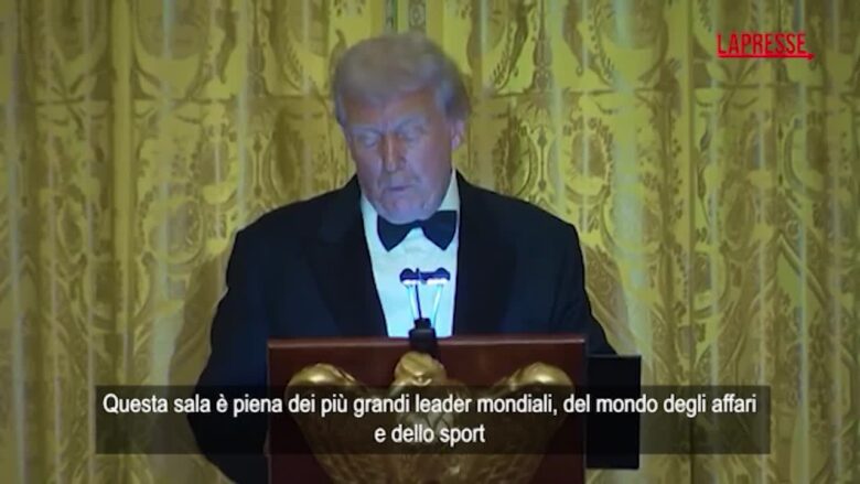 Trump scherza a cena gala per Bin Salman: “Ho presentato Cristiano Ronaldo a Barron. Ora mio figlio mi rispetta di più”