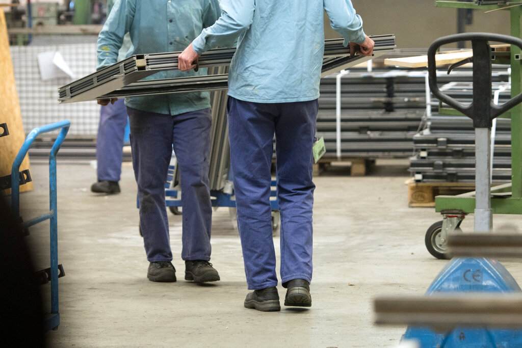 Lavoro, osservatorio Inps: crescono occupazione e retribuzioni, resta il divario di genere