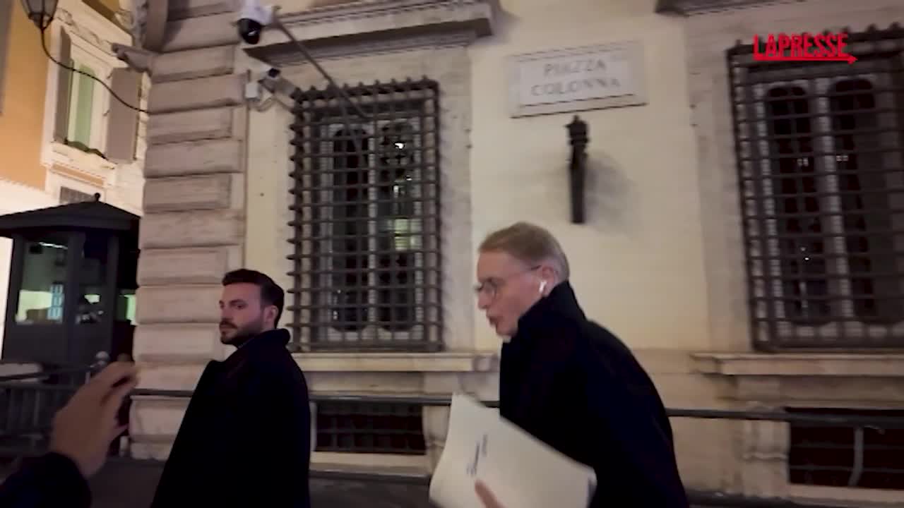 Manovra, Malan (FdI) dopo vertice maggioranza: "Canone Rai e condono? Non ne abbiamo parlato" Manovra, Malan (FdI) dopo vertice maggioranza: "Canone Rai e condono? Non ne abbiamo parlato"