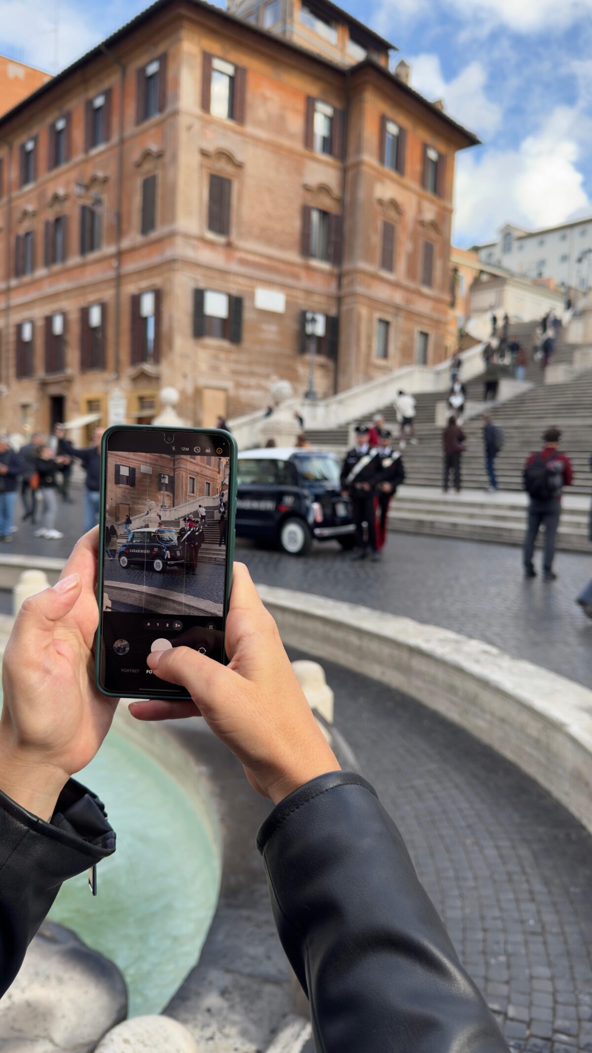 Galleria foto 'Carabinieri, la Topolino elettrica debutta tra i vicoli di Roma – Le foto' - foto 6