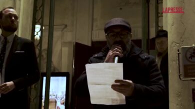 Teatro La Fenice, la protesta dei lavoratori: "La musica vive solo se chi la crea è rispettato"