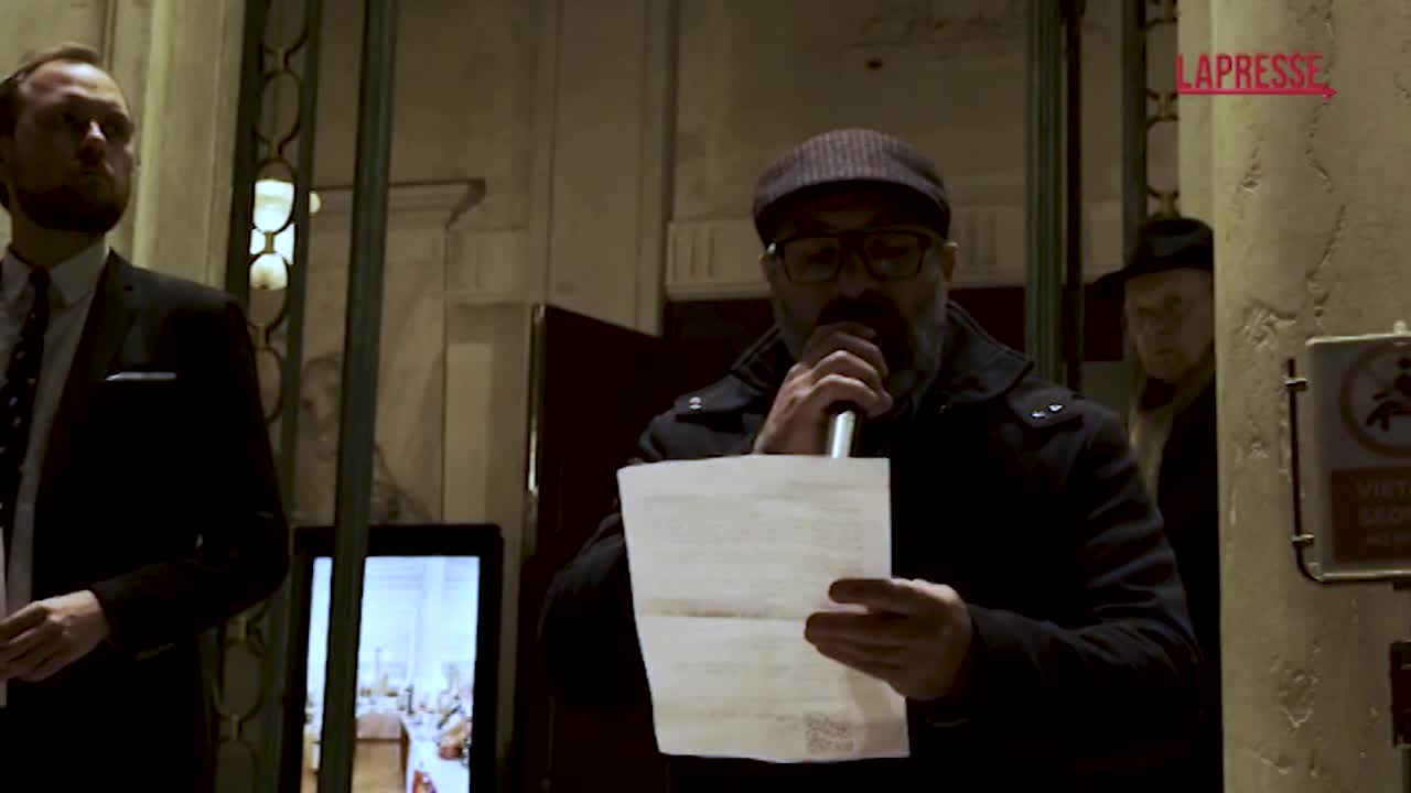 Teatro La Fenice, la protesta dei lavoratori: "La musica vive solo se chi la crea è rispettato" Teatro La Fenice, la protesta dei lavoratori: "La musica vive solo se chi la crea è rispettato"