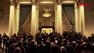 Venezia, Teatro La Fenice: protesta contro Venezi prima dell’opera inaugurale