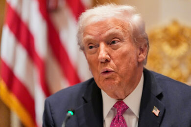 Venezuela, Trump: “Spazio aereo sia considerato interamente chiuso”. Caracas: “Minaccia colonialista”