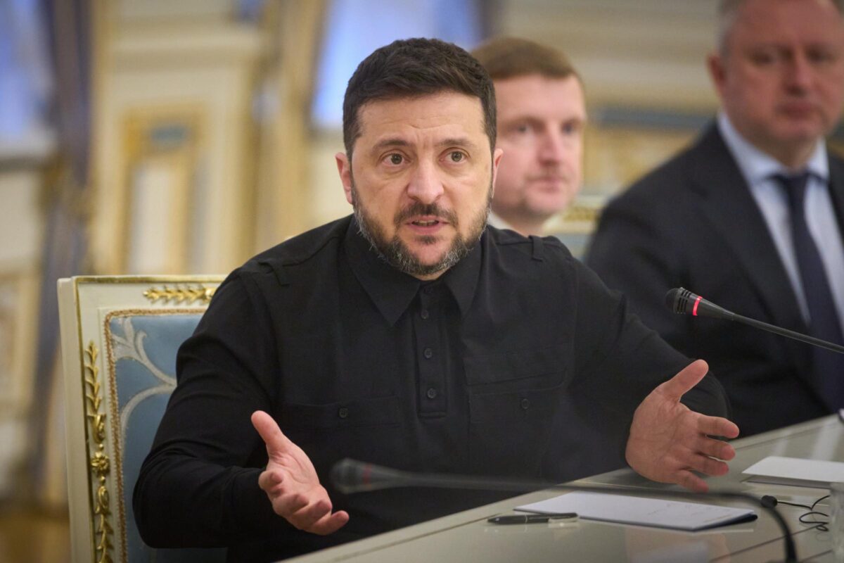 Il presidente ucraino Volodymyr Zelensky in un vertice di ottobre 2025 (foto AP/Efrem Lukatsky)