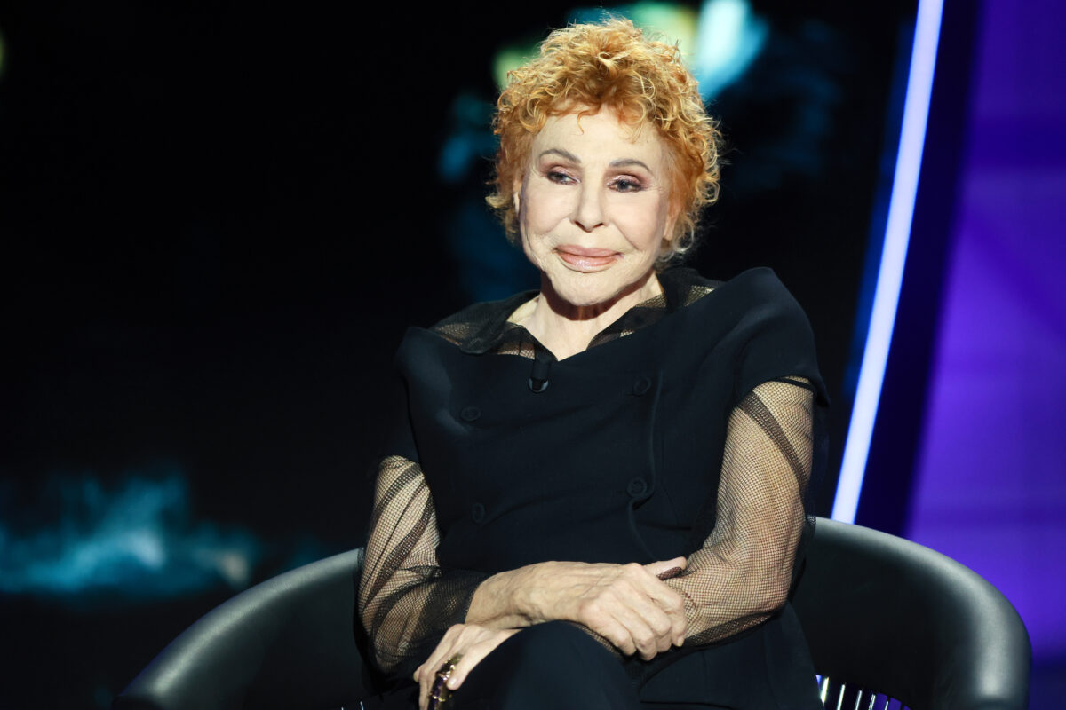 ornella vanoni oggi la camera ardente al piccolo di milano 8211 la diretta da Lapresse.it ornella vanoni oggi la camera ardente al piccolo di milano 8211 la diretta