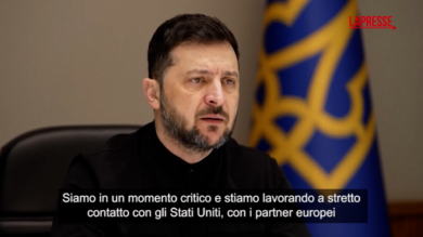 Ucraina, Zelensky in Svezia: "Putin vuole infrangere il principio d'integrità territoriale"