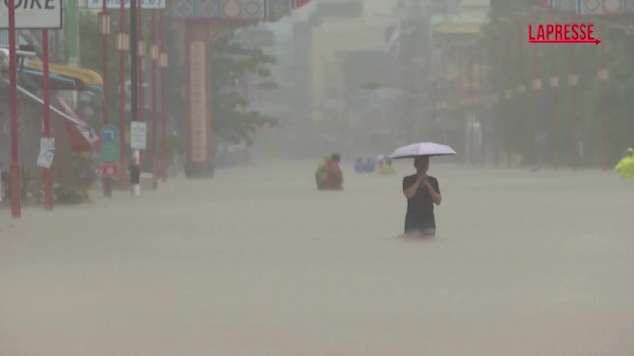 Thailandia, piogge torrenziali colpiscono 2 milioni di persone: il video degli allagamenti
