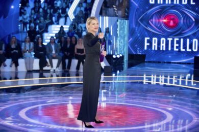 Grande Fratello 2025, stasera in diretta il primo finalista: anticipazioni puntata