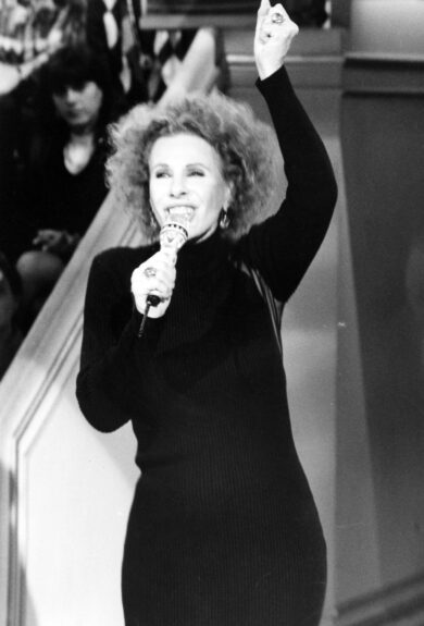 Sanremo 1999 Ornella Vanoni raggiunse il quarto posto al Festival di Sanremo con il brano "Alberi".