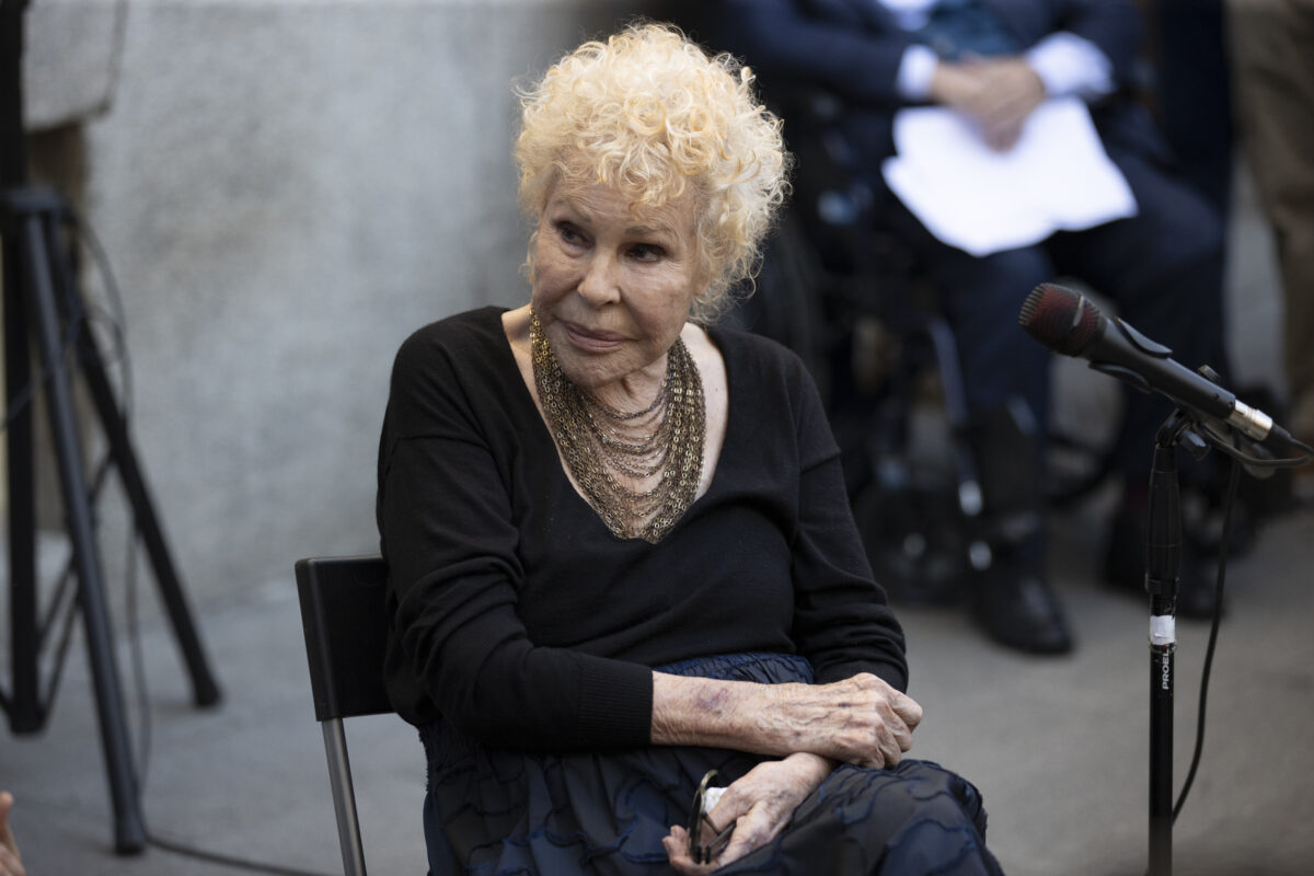 Galleria foto 'Ornella Vanoni: la vita della cantante in 10 foto storiche' - foto 8