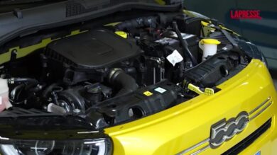 Stellantis,  la nuova 500 Hybrid debutta a Mirafiori