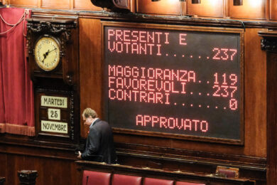 Ddl Femminicidio, via libera unanime alla Camera: il nuovo reato è legge