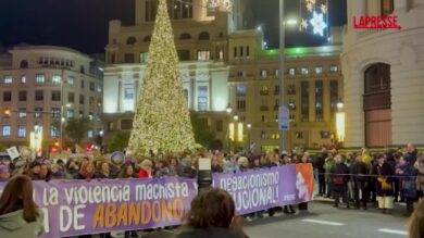 25 Novembre, in migliaia in piazza a Madrid contro la violenza sulle donne