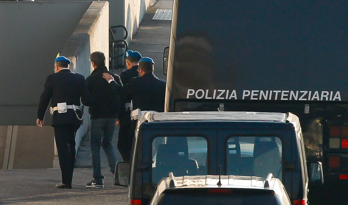 Yara Gambirasio, 15 anni fa la scomparsa della 13enne di Brembate: la storia in 10 foto Yara Gambirasio, 15 anni fa la scomparsa della 13enne di Brembate: la storia in 10 foto