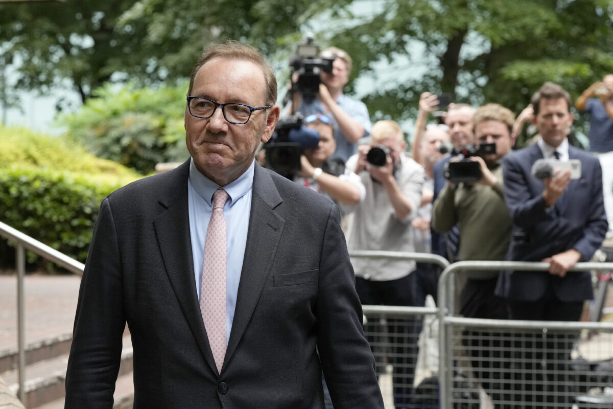 Kevin Spacey, presunti abusi sessuali per la star di House of Cards, nuova causa civile