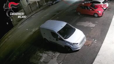 Milano, spara a buttafuori in un locale a Lainate: il video dell'aggressione