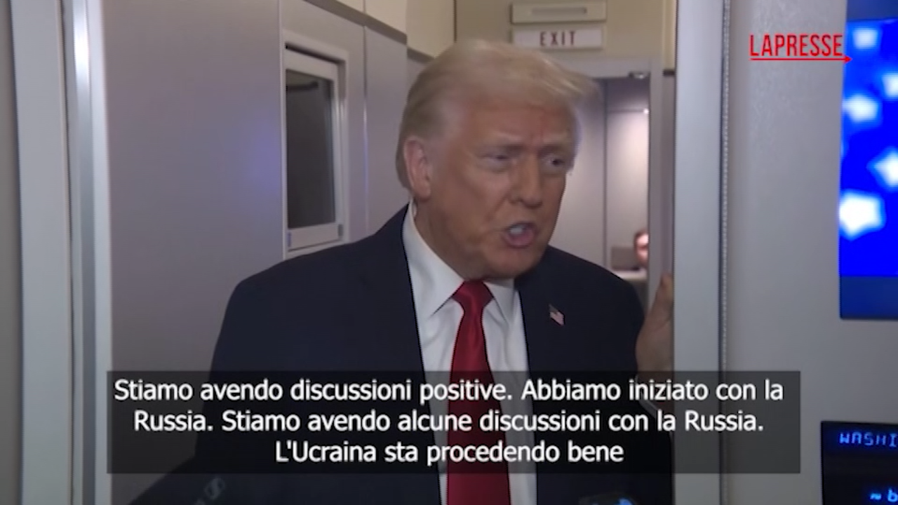 Ucraina, Trump: "Discussioni positive ma nessuna scadenza" Ucraina, Trump: "Discussioni positive ma nessuna scadenza"