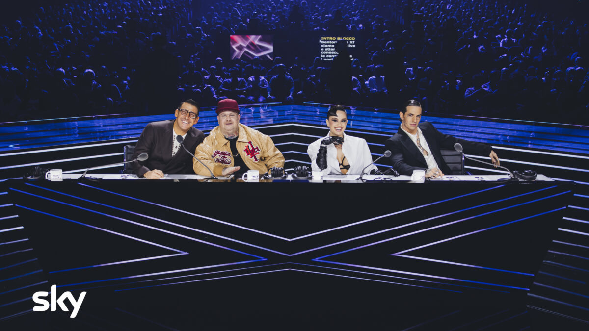 X Factor 2025, semifinale il 27 novembre: canzoni e ospiti. Due eliminazioni prima della finale di Napoli