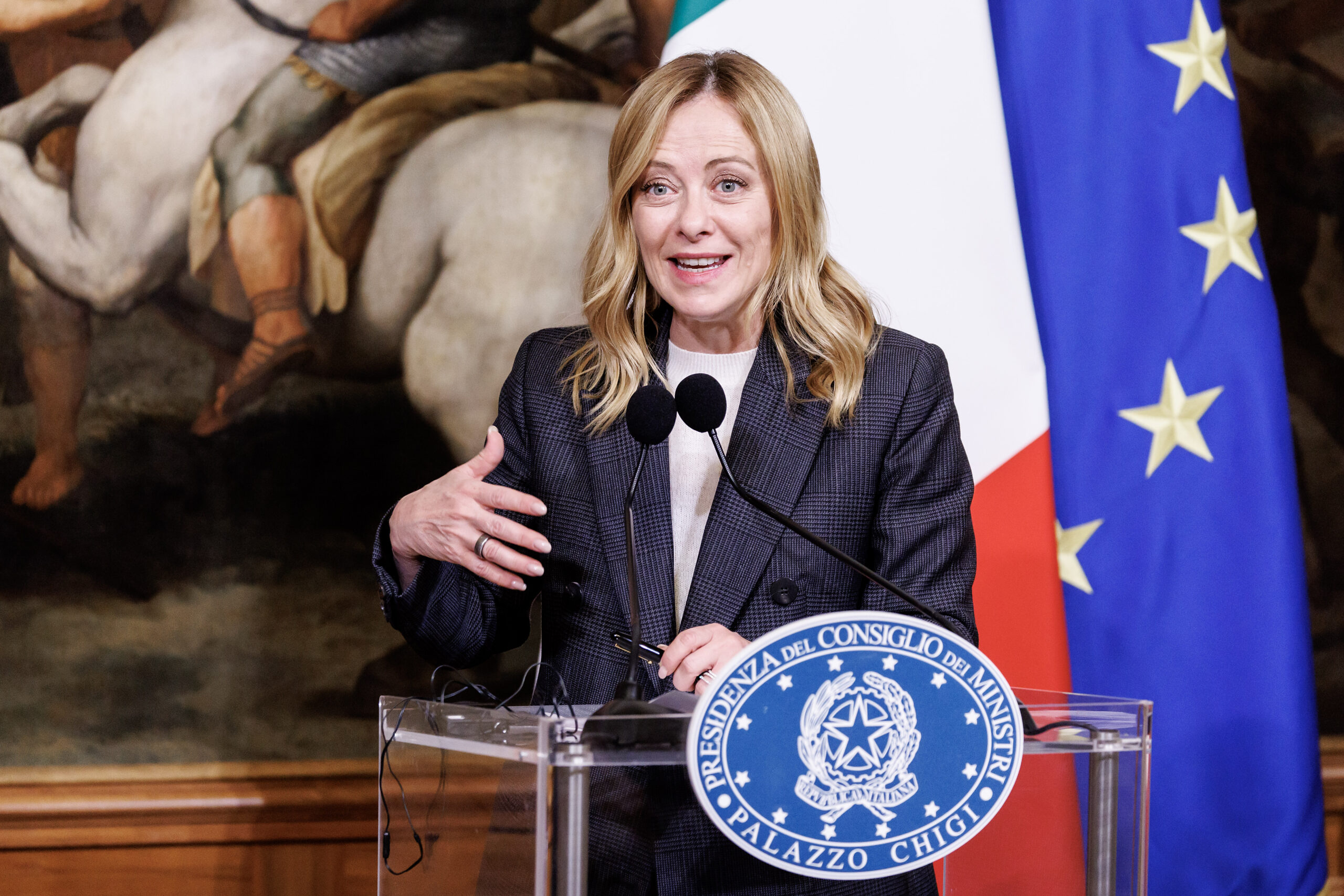 Meloni: “Disponibile a confronto unico con Schlein e Conte ad Atreju”