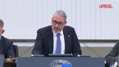 Ucraina, Parlamento Ue condanna il piano in 28 punti di Trump