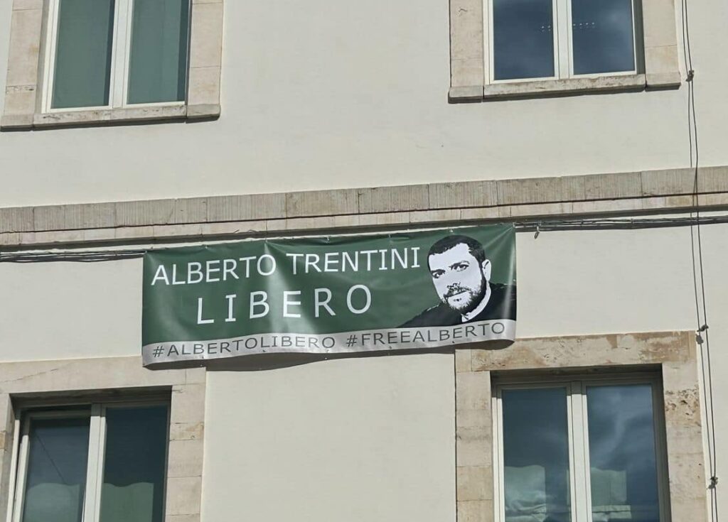 Alberto Trentini, l’ambasciatore lo visita in carcere: “Il suo umore è migliorato”