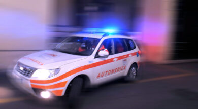 Savona, operario muore dopo caduta da tetto di capannone