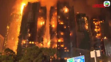 Incendio Hong Kong, le comunicazioni con le persone intrappolate: "Ha provato a uscire ma poi non ha più parlato"